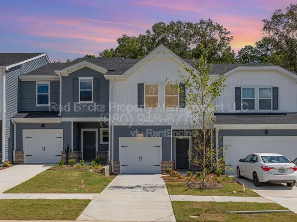 4143 Summit Woods Dr, Charlotte, NC 28216