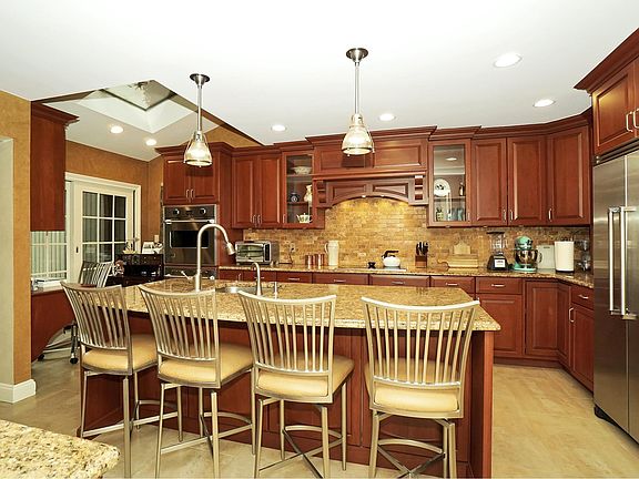 4th image of 109 Estate Dr