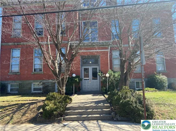 1236 Washington St #305, Easton, PA 18042