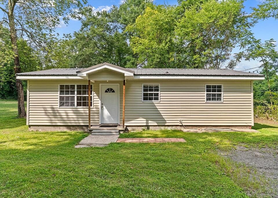 1st image of 560 Dantzler Cir NE