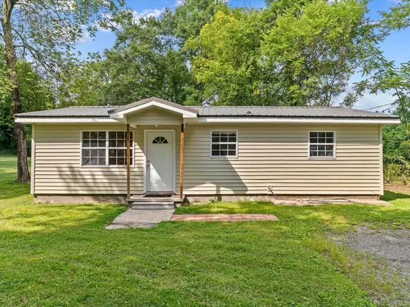 560 Dantzler Cir NE, Dalton, GA 30721