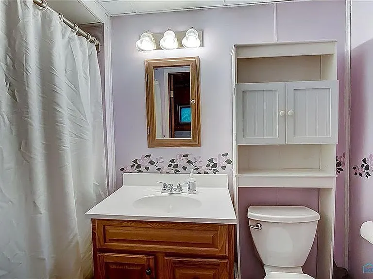 121 Leroy Ave — Photo 13