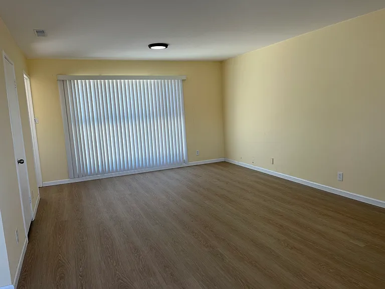 42964 Parkwood St — Photo 6