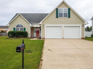 127 Huntington Dr, Raeford, NC 28376