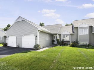 2855 Parkside Dr, Jenison, MI 49428