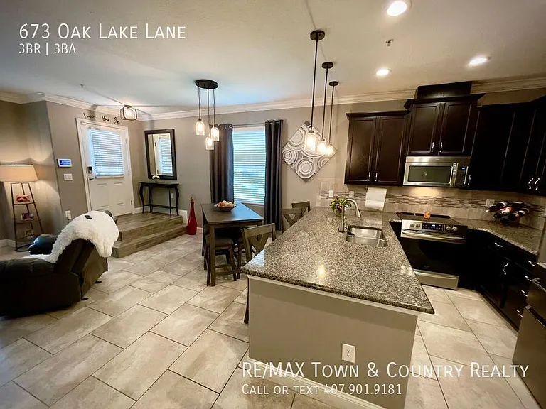 673 Oak Lake Ln — Photo 12