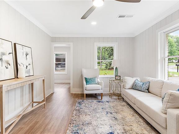 2nd image of 2260 Old Spring Rd SE