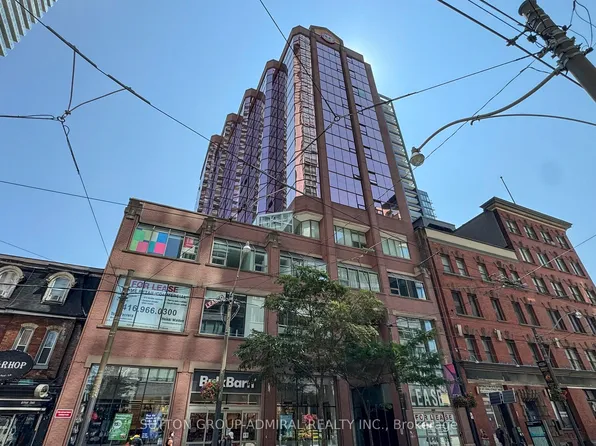 393 King St W #703, Toronto, ON M5V 3G8