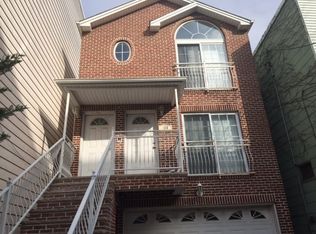 166 19th St #1, Union City, NJ 07087