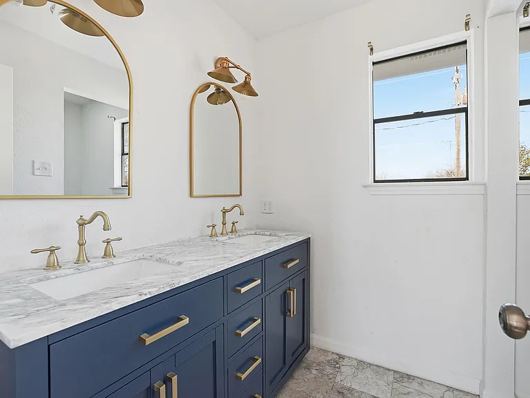 13004 Esplanade St — Photo 11