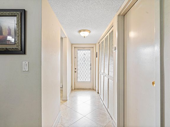 4th image of 2 Abbey Lane #103