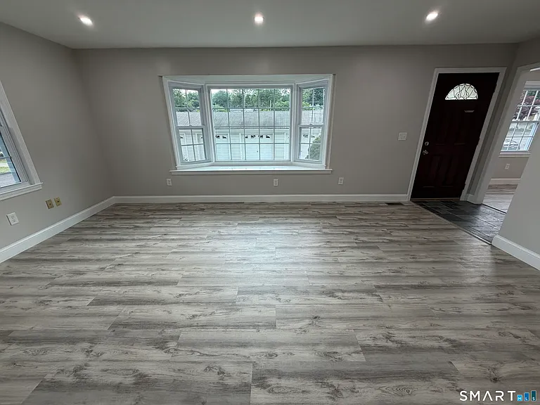 56 Janet Cir #7 — Photo 5