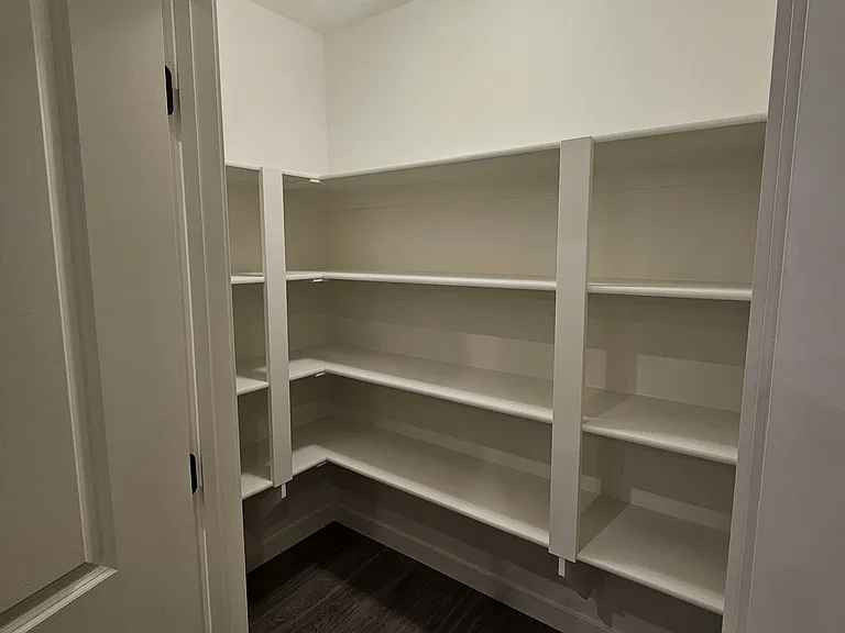 895 E Antelope Dr — Photo 10