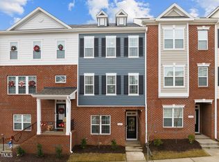 622 Gateway Crossing Ln, Wake Forest, NC 27587