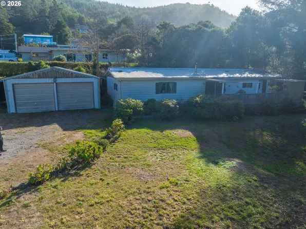 94664 Raccoon Ln, Gold Beach, OR 97444