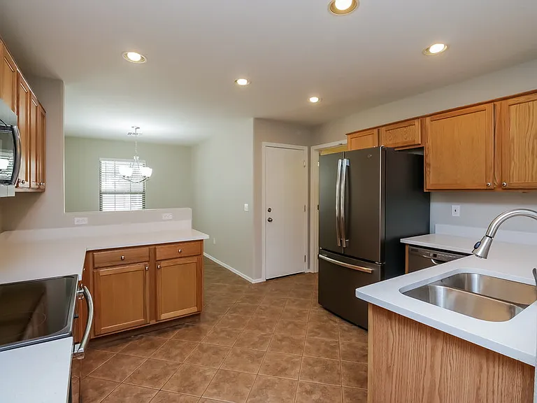 3129 W Dancer Ln — Photo 6