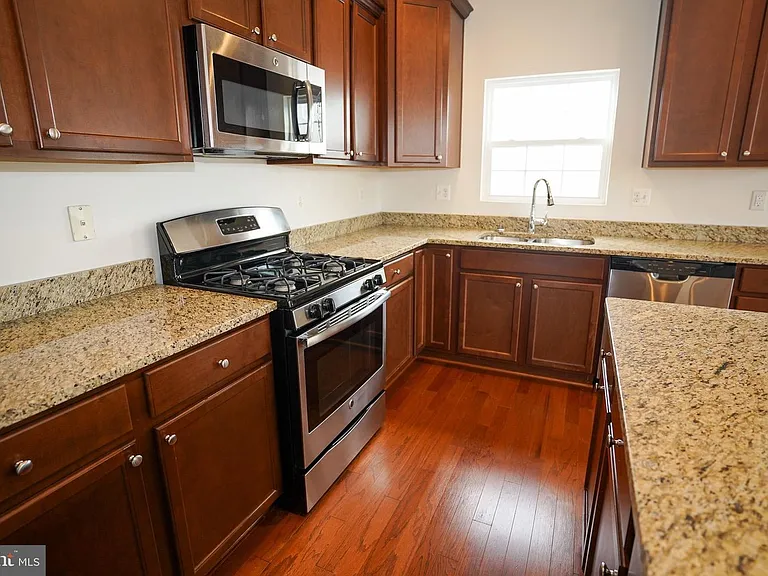 7810 Quidditch Ln — Photo 8