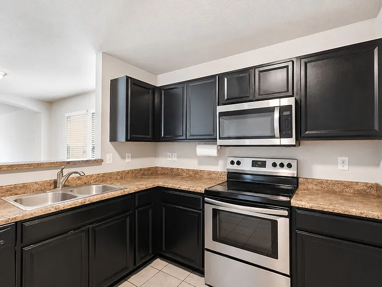 1533 Redbridge Dr — Photo 4