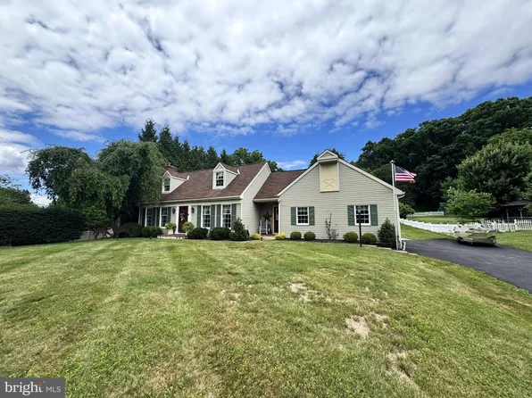 2540 Hopewell Rd, Elverson, PA 19520