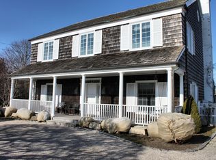 83 Gin Ln, Southampton, NY 11968