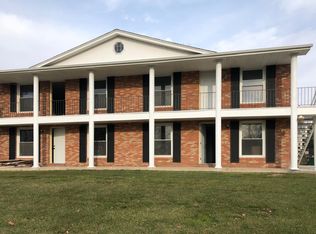 601 Devonshire Rd APT D, Washington, IL 61571