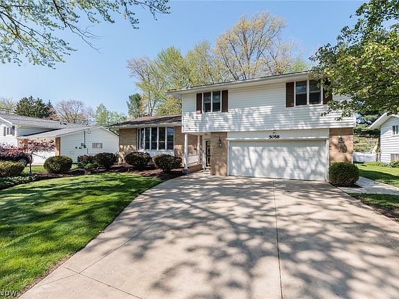3rd image of 5058 Berkshire Dr