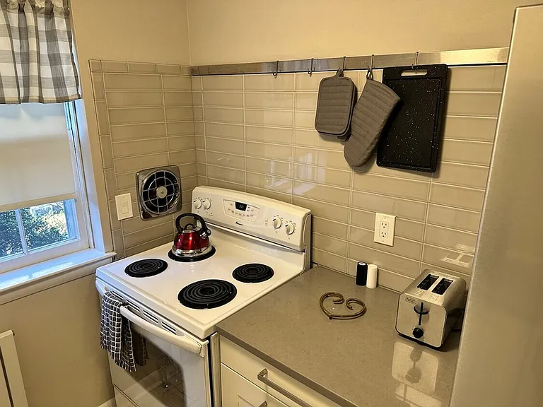 106 Hampden Ave #A — Photo 18