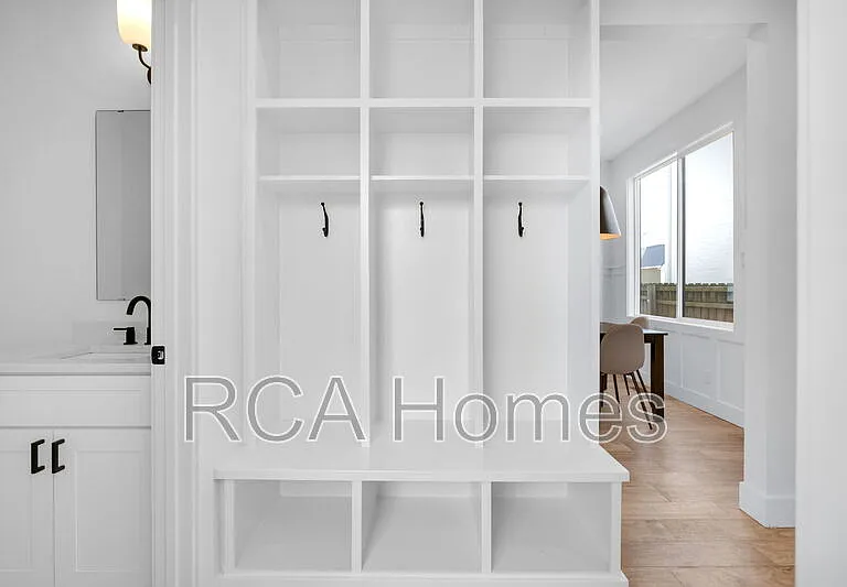1225 Hoyt Ave — Photo 18