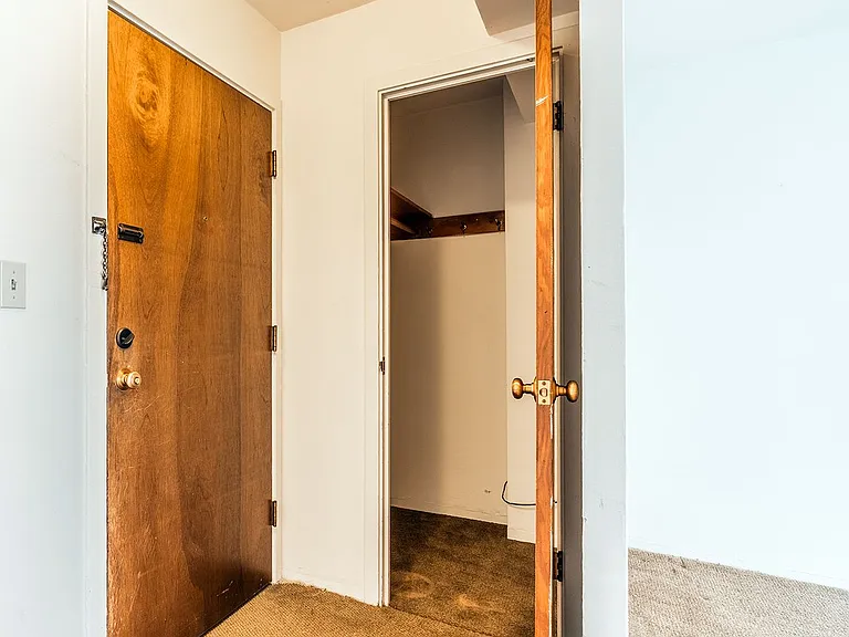 The Queensborough Apartments — Photo 21