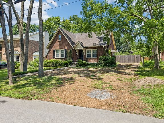3rd image of 1910 Sweetbriar Ave