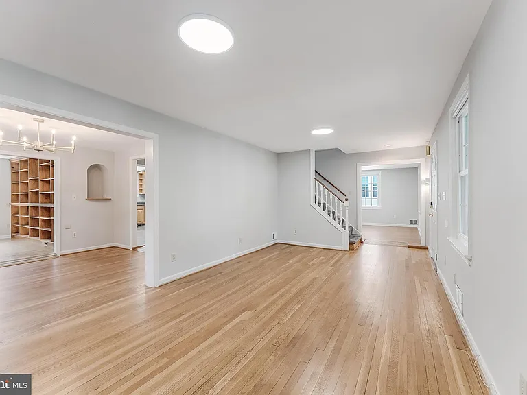 1005 N Lebanon St — Photo 5