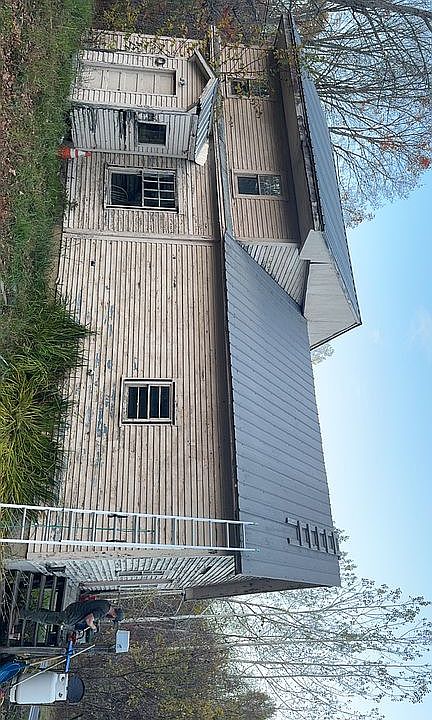 2nd image of 103 Intervale Rd