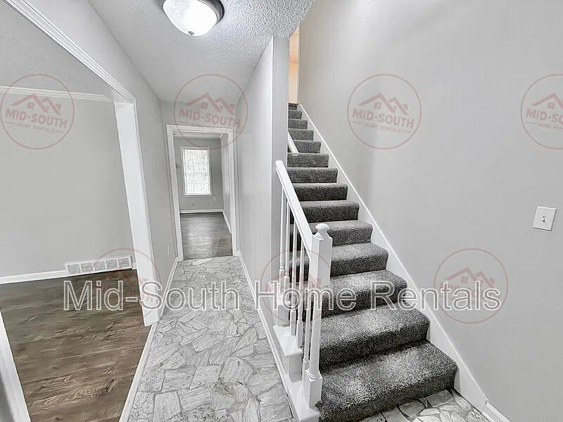 4 bed, 2.0 bath, 2113 sqft, $1,395 — Photo 3