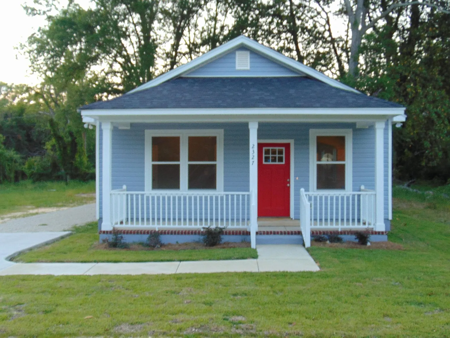 2327 Santee Ave — Photo 2