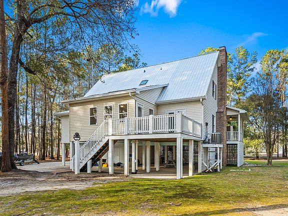 2nd image of 1338 Riverside Dr.