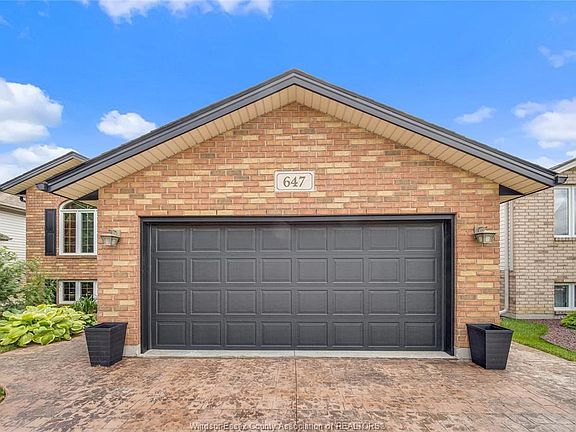 3rd image of 647 Alpenrose Ct