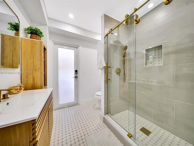 129 Nautilus Dr — Photo 40