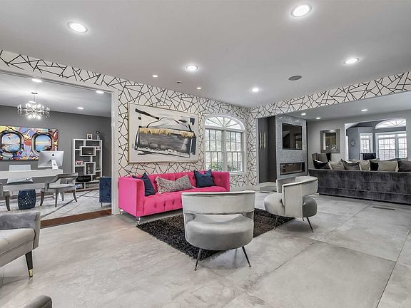 4th image of 82 Stillwell Ln