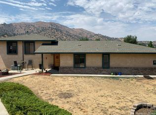 21112 Hillcrest Ct, Tehachapi, CA 93561