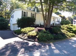 20 Susan Ln, Tiverton, RI 02878