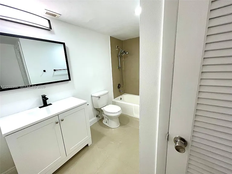 19390 Collins Ave #316 — Photo 15