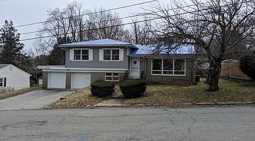 1st image of 19 Redwood Dr