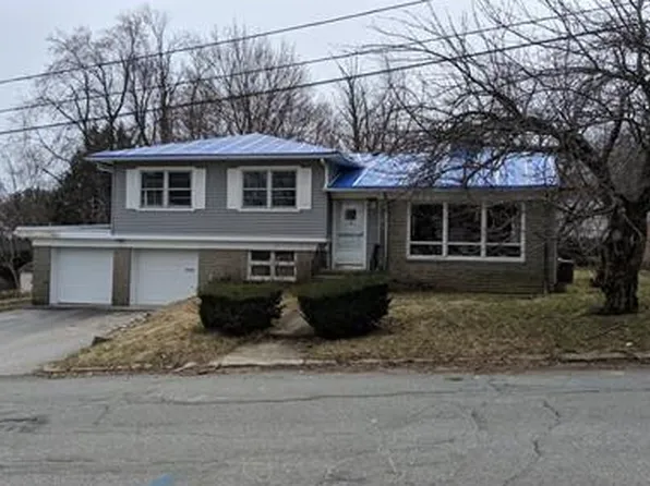 19 Redwood Dr, Providence, RI 02908