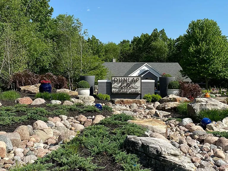 Dunlap Falls Apartments — Photo 13