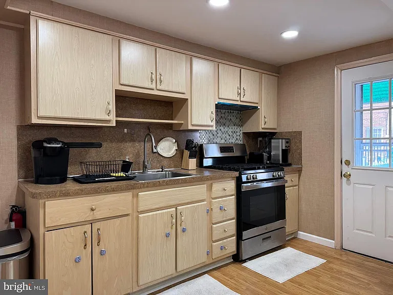 2726 S 8th St — Photo 10