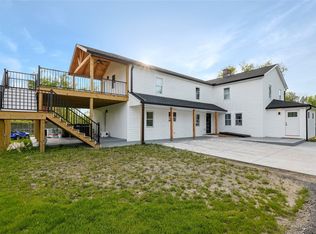 6615 E Lake Rd, Erie, PA 16511