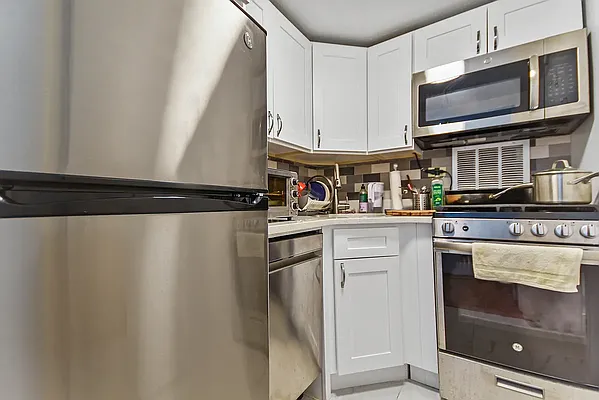 Rented by Compass | media 14