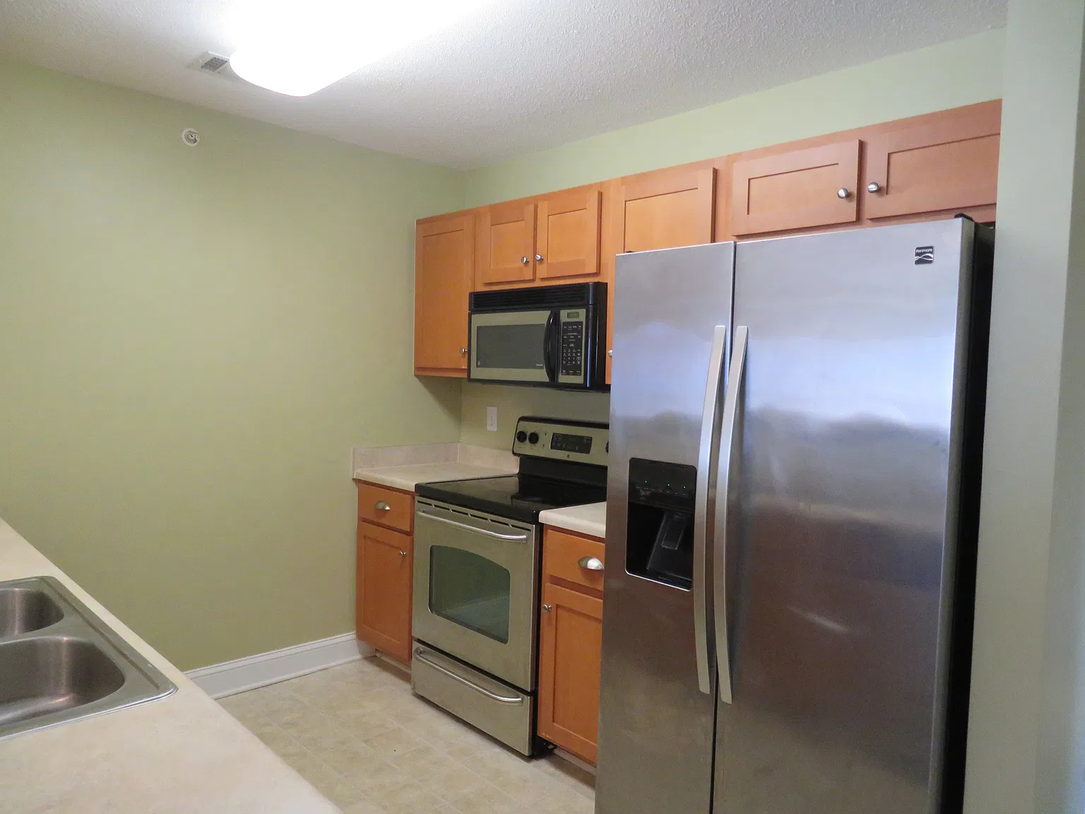 3 bed, 1200 sqft, $1,550 — Photo 4