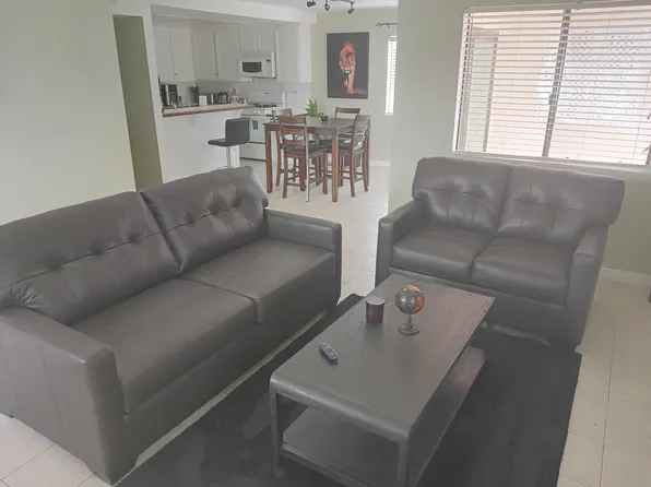 367 N Melrose Dr Unit E, Vista, CA 92083