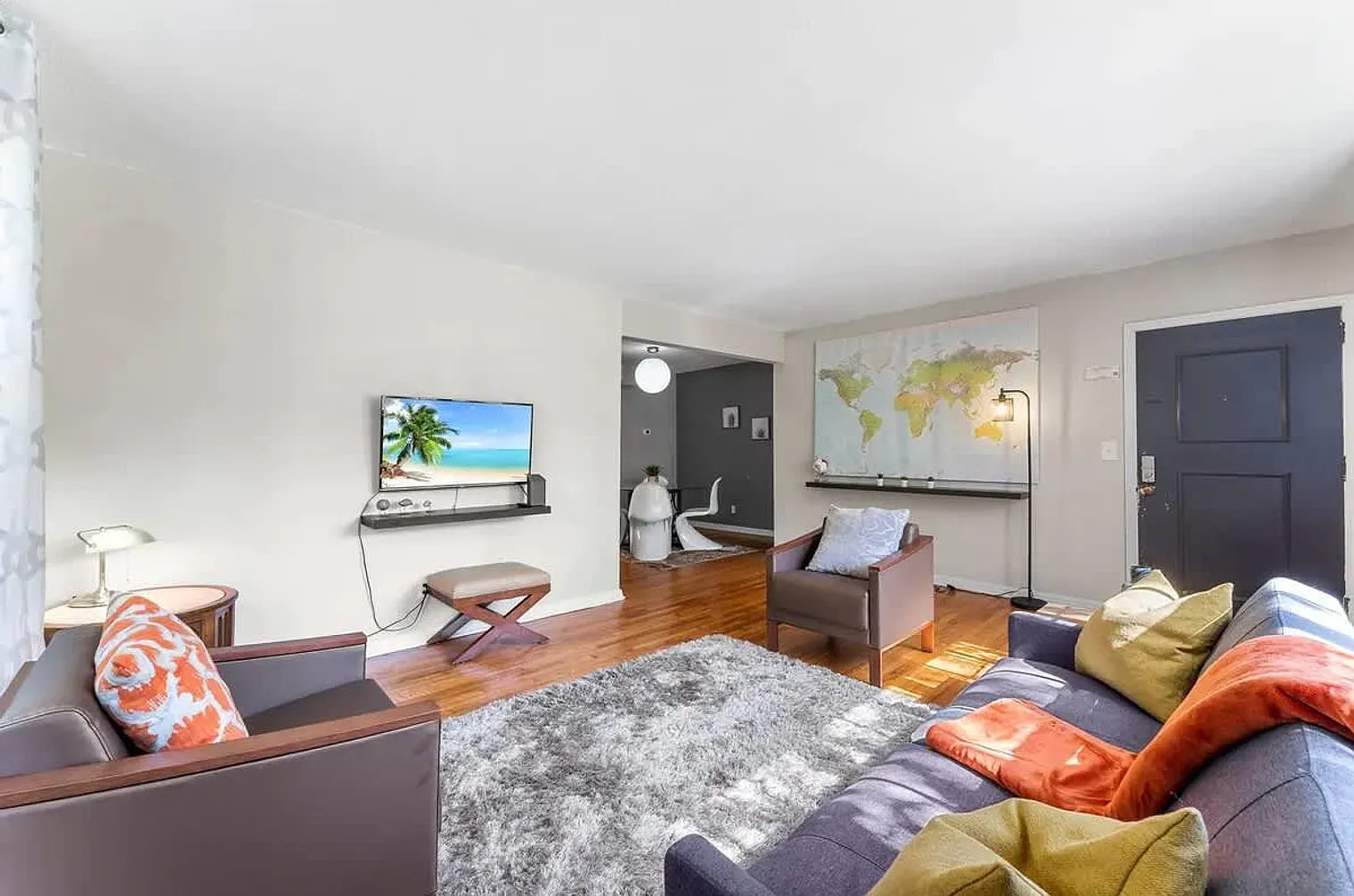 1 bed, 1.0 bath, $2,241 — Photo 3